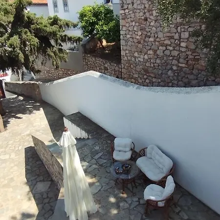 Othon's Apartment *
